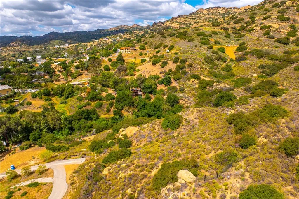 200 Amigo Chatsworth, CA 91311 - Photo 28 of 28 a view of a building