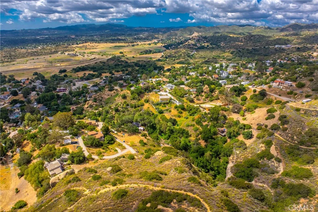 200 Amigo Chatsworth, CA 91311 - Photo 9 of 28