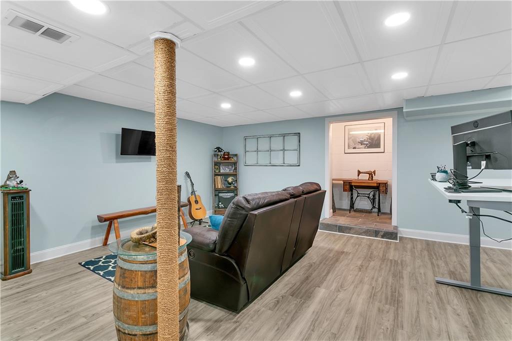 5715 Meridian Road Gibsonia, PA 15044 - Photo 16 of 21 Gallery Image 16