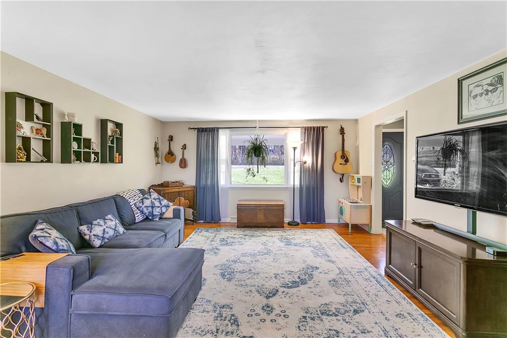 5715 Meridian Road Gibsonia, PA 15044 - Photo 5 of 21 Gallery Image 5