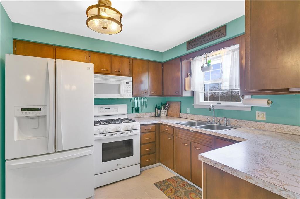5715 Meridian Road Gibsonia, PA 15044 - Photo 9 of 21 Gallery Image 9