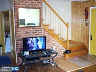 804 Lehigh Road Newark, DE 19711 - Photo 3 of 12 Living Room