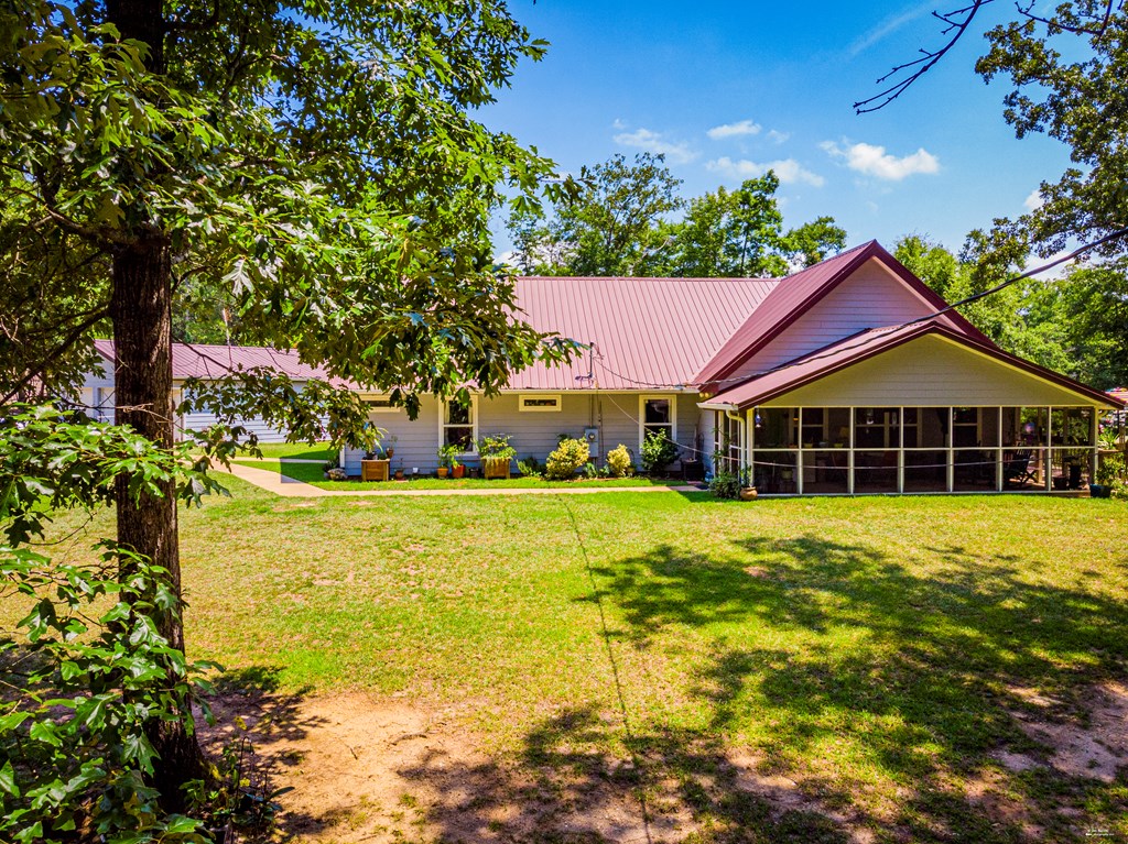 617 Doctors Pt Road Abbeville, AL 36310 - Photo 54 of 57 Home and Garage