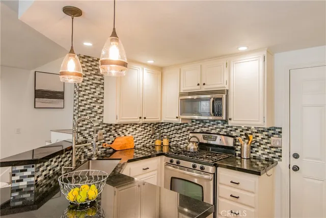 $599,000 | 3954 Cochran Street, Unit 61, Simi Valley, CA 93063