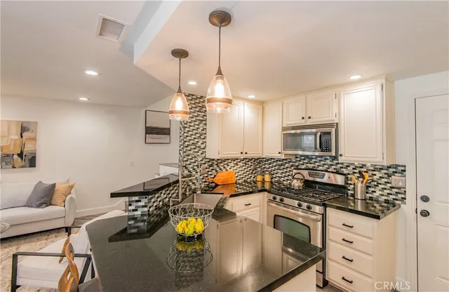 $599,000 | 3954 Cochran Street, Unit 61, Simi Valley, CA 93063
