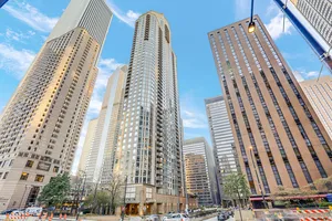 $2,100 | 222 North Columbus Drive, Unit 311, Chicago, IL 60601