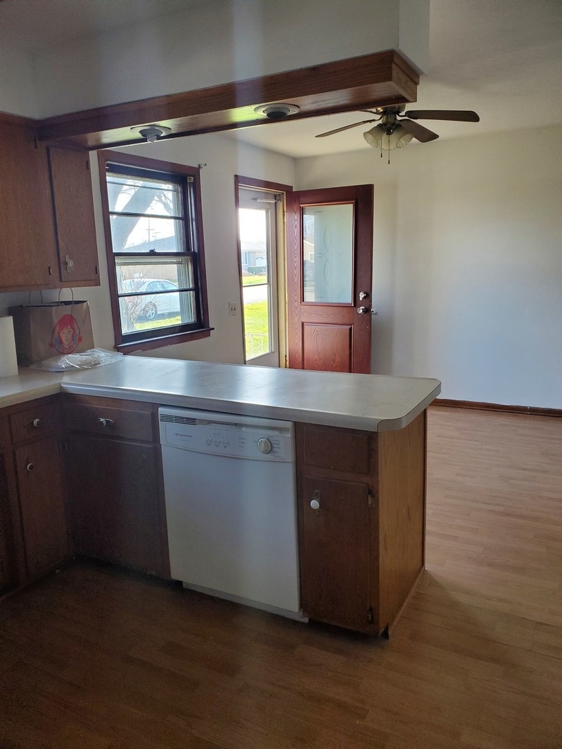 191 East 2740s Road Kankakee, IL 60901 - Photo 4 of 10 a kitchen with a sink and cabinets