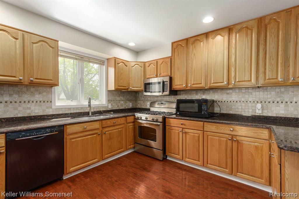 6879 John R Road Troy, MI 48085 - Photo 13 of 51