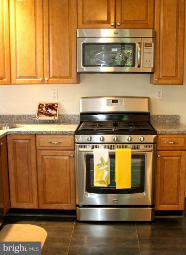 1216 Southview Road Baltimore, MD 21218 - Photo 25 of 27 center Kitchen