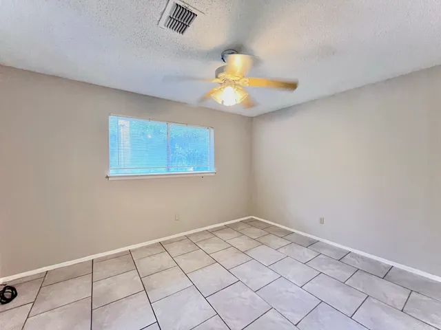 $700 | 3021 Sycamore Avenue, Unit 8, Bay City, TX 77414