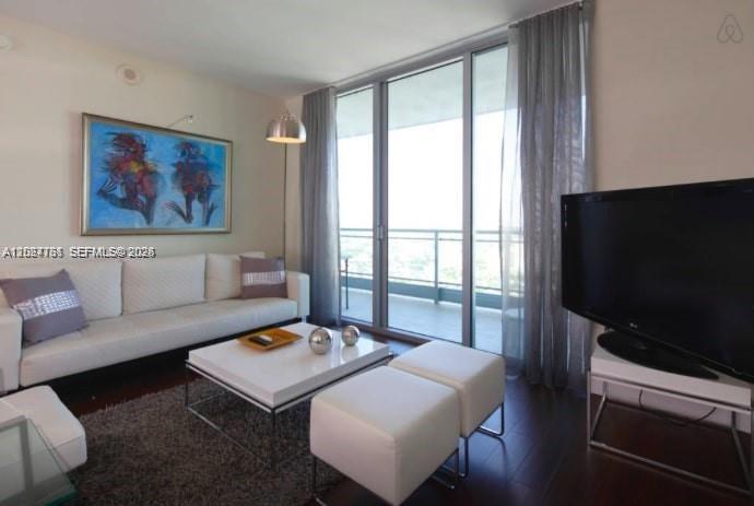 90 Southwest 3rd Street, Unit 3807 Miami, FL 33130 - Photo 2 of 3