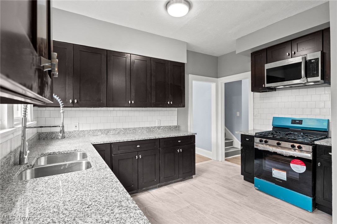 3384 Cedarbrook Road Cleveland, OH 44118 - Photo 6 of 26 Gallery Image 6