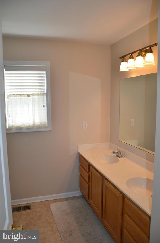 21845 Albie Road Sherwood, MD 21665 - Photo 16 of 17 Bath