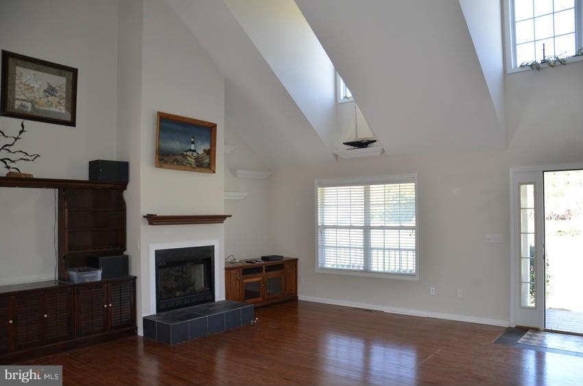 21845 Albie Road Sherwood, MD 21665 - Photo 9 of 17 Living Room