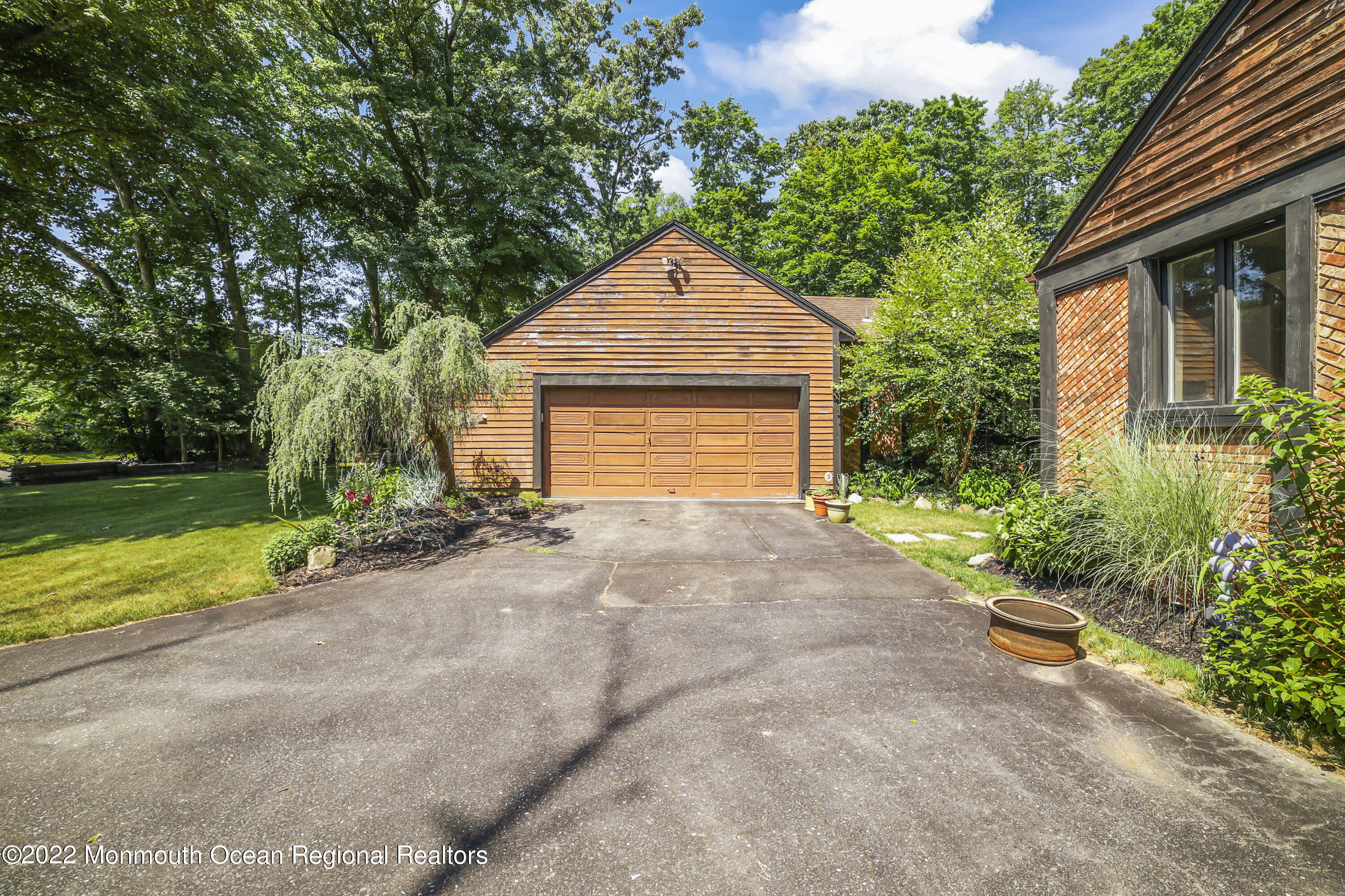 1581 Maxim Southard Road Howell, NJ 07731 - Photo 4 of 33 947A3729