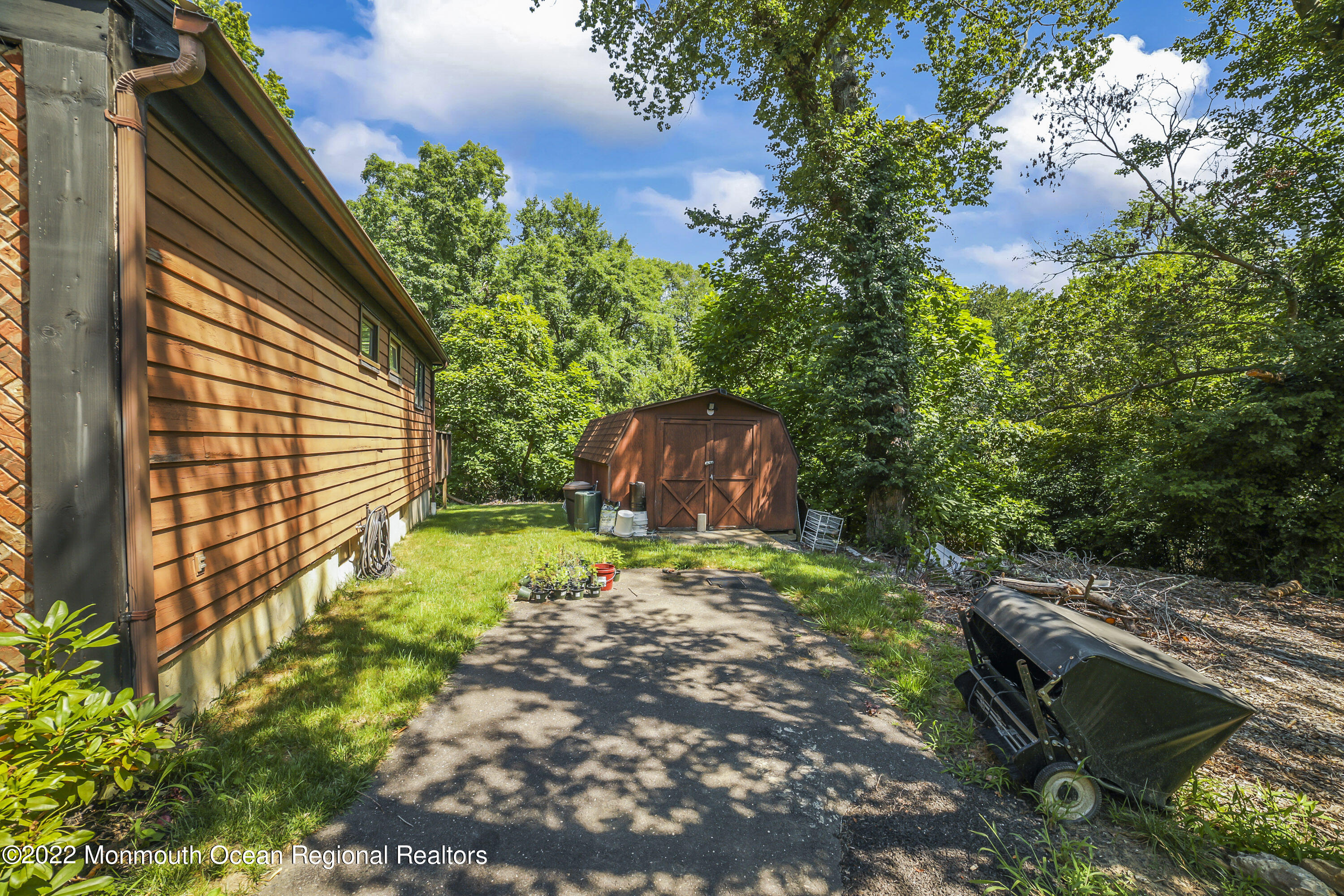1581 Maxim Southard Road Howell, NJ 07731 - Photo 6 of 33 947A3744