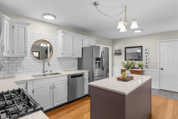 $569,000 | 6 Vivian Lane, St. Albans Town, VT 05478