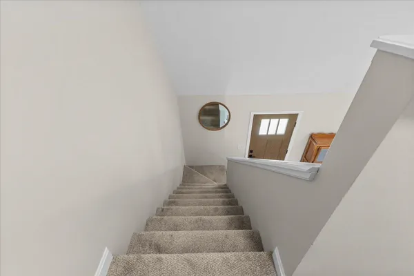 $569,000 | 6 Vivian Lane, St. Albans Town, VT 05478