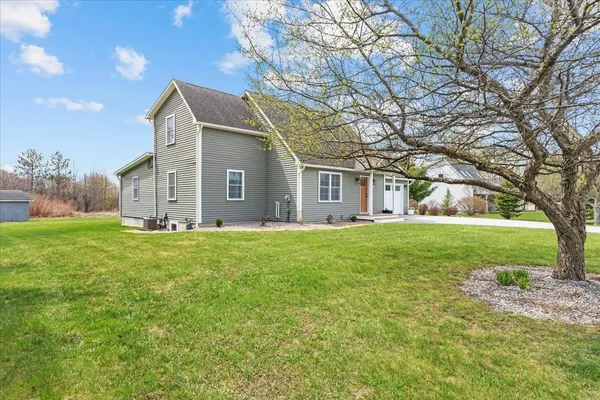 $569,000 | 6 Vivian Lane, St. Albans Town, VT 05478