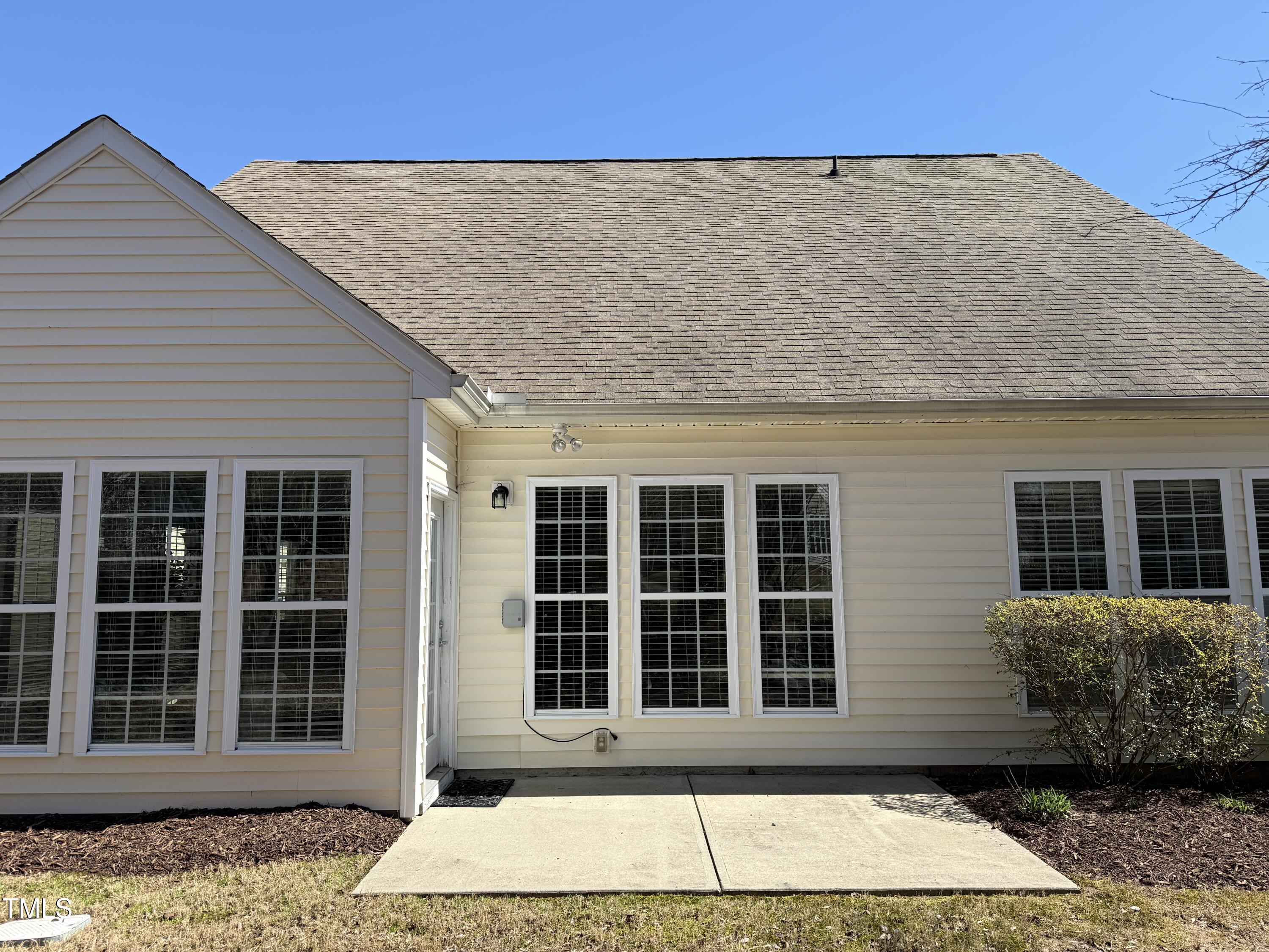 812 Gillinder Place Cary, NC 27519 - Photo 3 of 59 IMG_1382