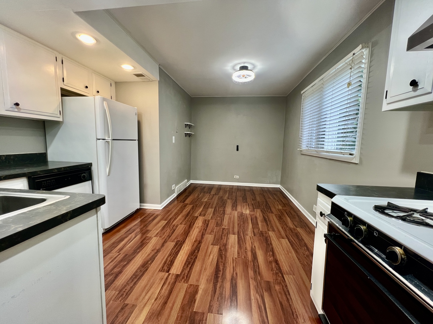 12026 South Kildare Avenue, Unit 16 Alsip, IL 60803 - Photo 11 of 38