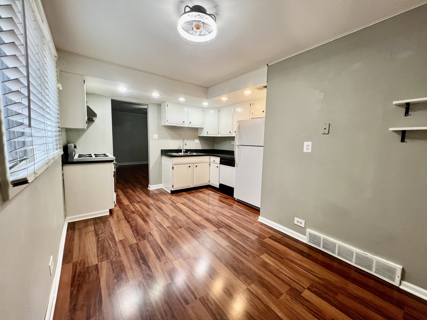 12026 South Kildare Avenue, Unit 16 Alsip, IL 60803 - Photo 9 of 38