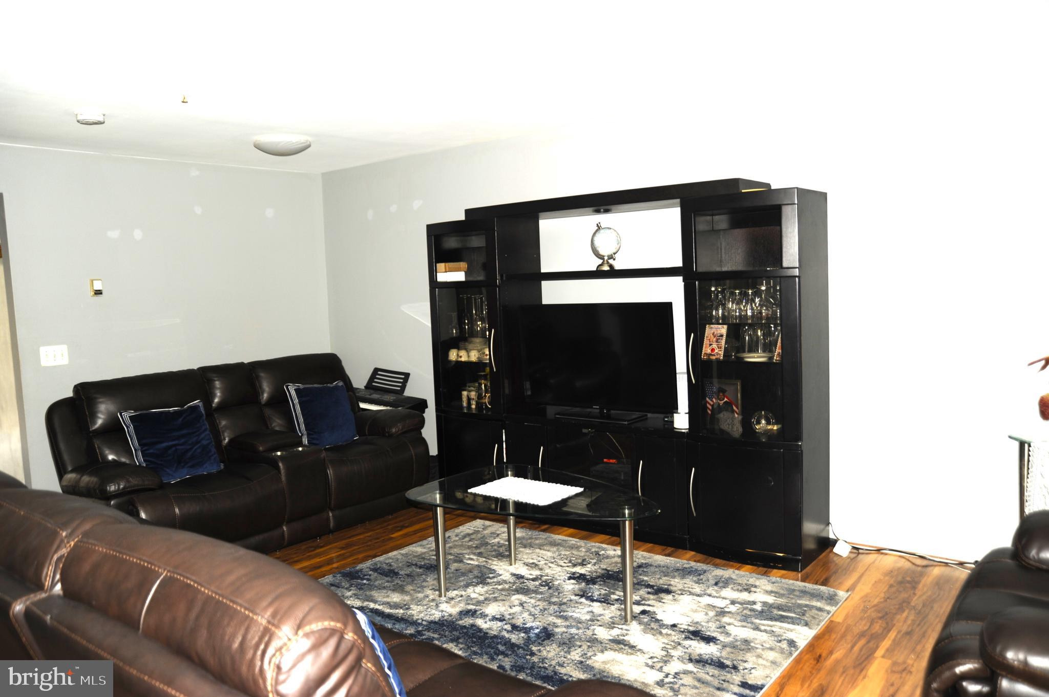 6574 Ridgeborne Drive Rosedale, MD 21237 - Photo 3 of 18 Gallery Image 3