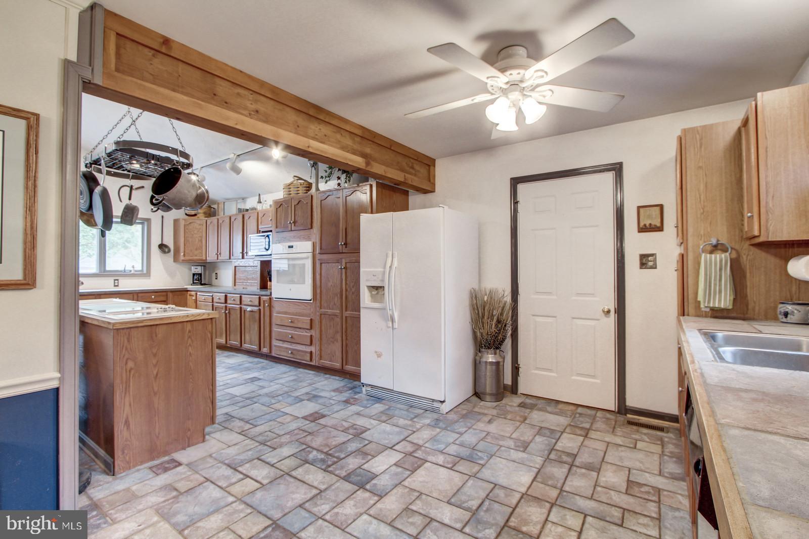 110 Frysville Road York, PA 17406 - Photo 6 of 28 Gallery Image 6