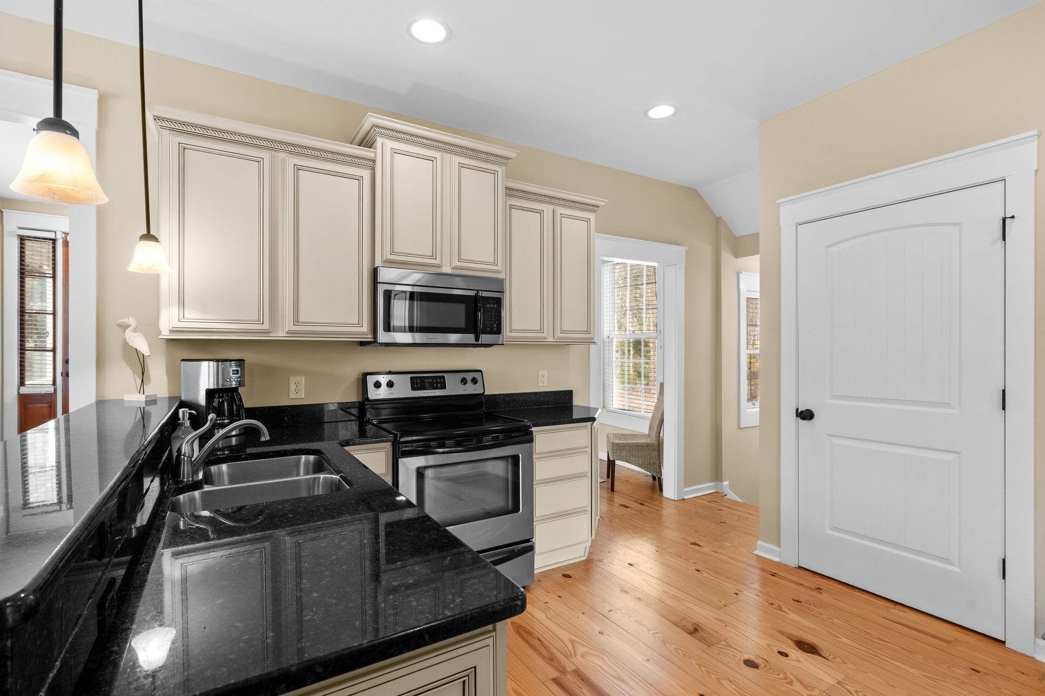 8 Sandlapper Way Pawleys Island, SC 29585 - Photo 14 of 47