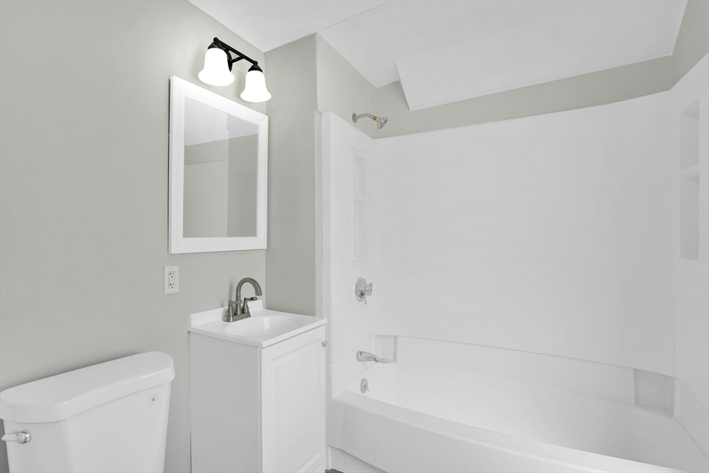 157 Penrose Street Springfield, MA 01109 - Photo 17 of 23