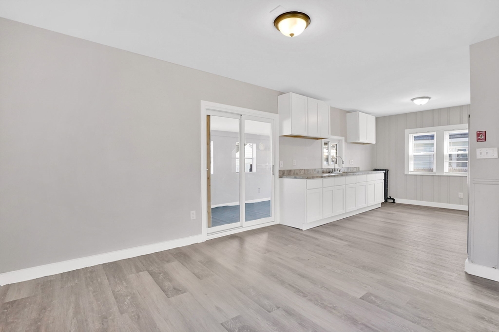 157 Penrose Street Springfield, MA 01109 - Photo 8 of 23