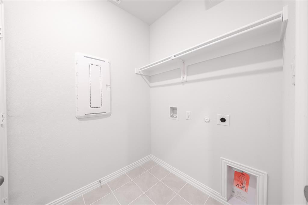 3337 Longfellow Avenue Anna, TX 75409 - Photo 22 of 33 Laundry