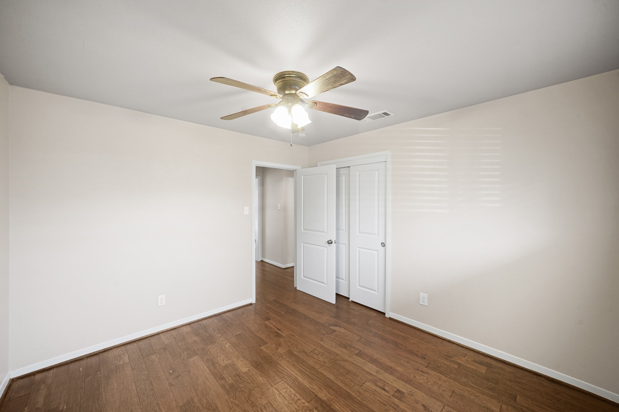 5671 Sylmar Road Houston, TX 77081 - Photo 31 of 50 a view of an empty room