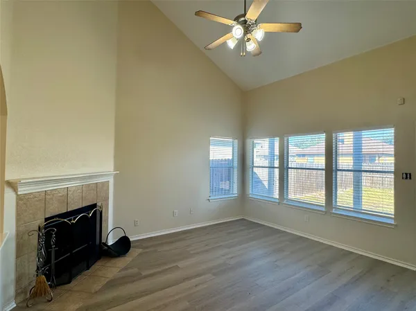 a view of livingroom and hardwood floor