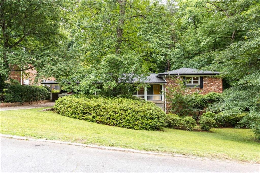 1025 Vistavia Circle Decatur, GA 30033 - Photo 3 of 56
