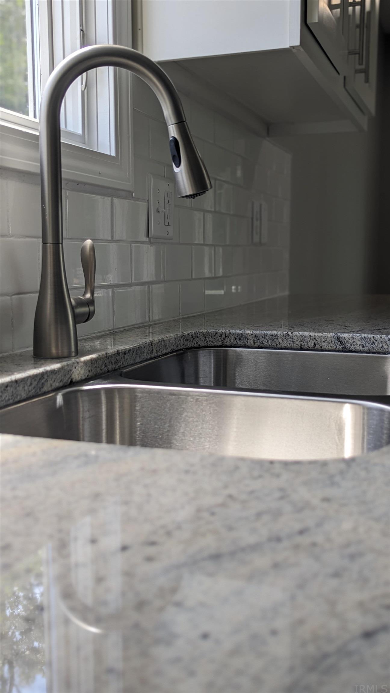 7515 Bowlander Way Fort Wayne, IN 46835 - Photo 4 of 29