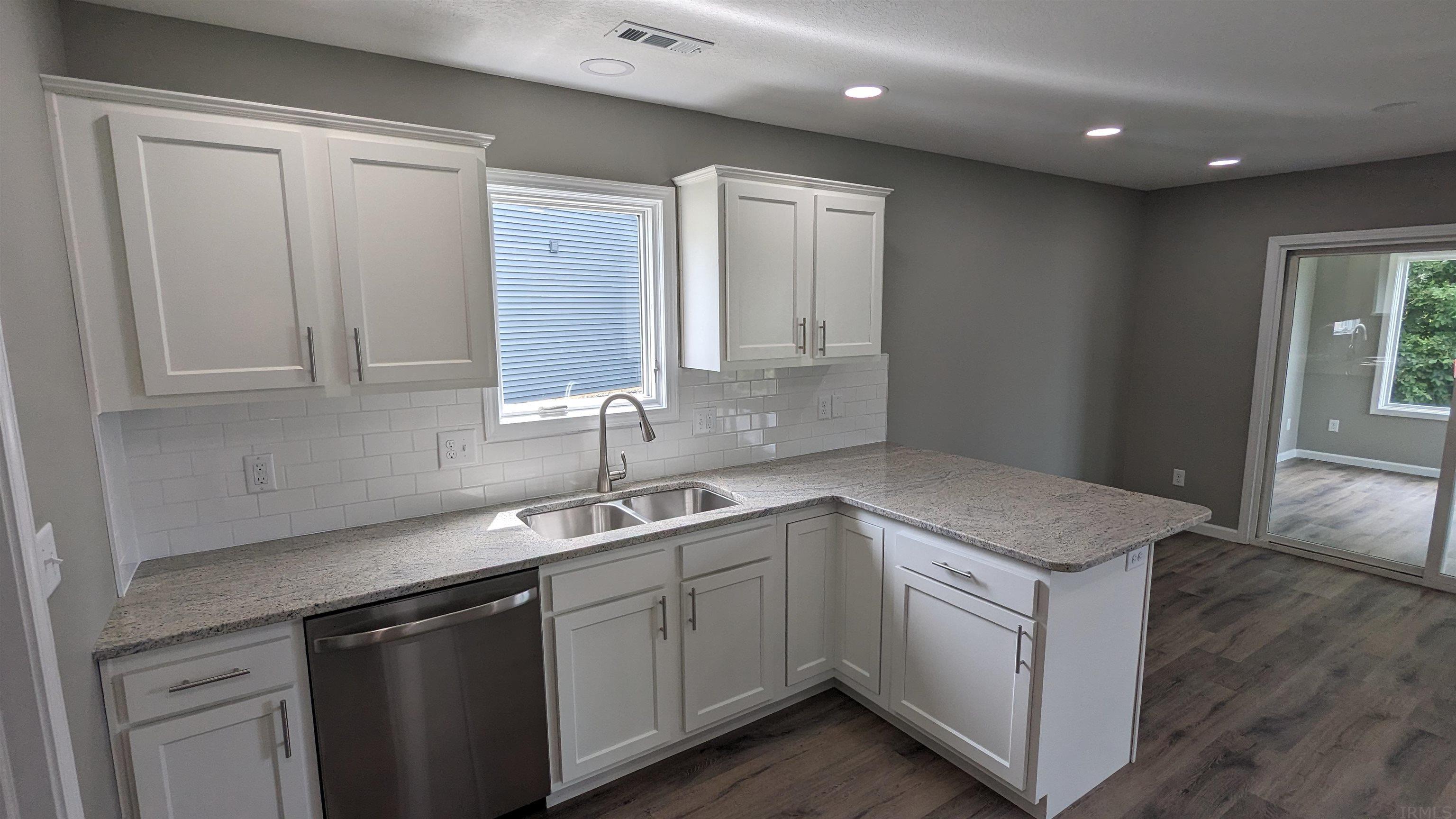 7515 Bowlander Way Fort Wayne, IN 46835 - Photo 5 of 29