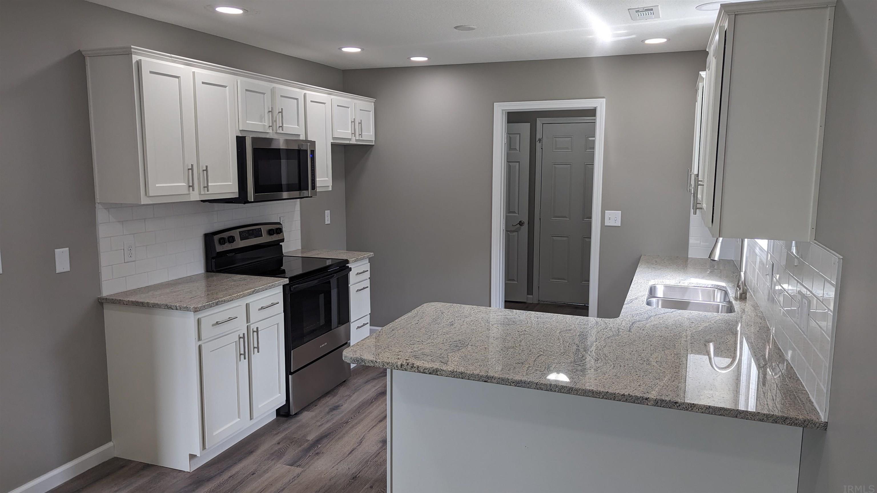 7515 Bowlander Way Fort Wayne, IN 46835 - Photo 6 of 29