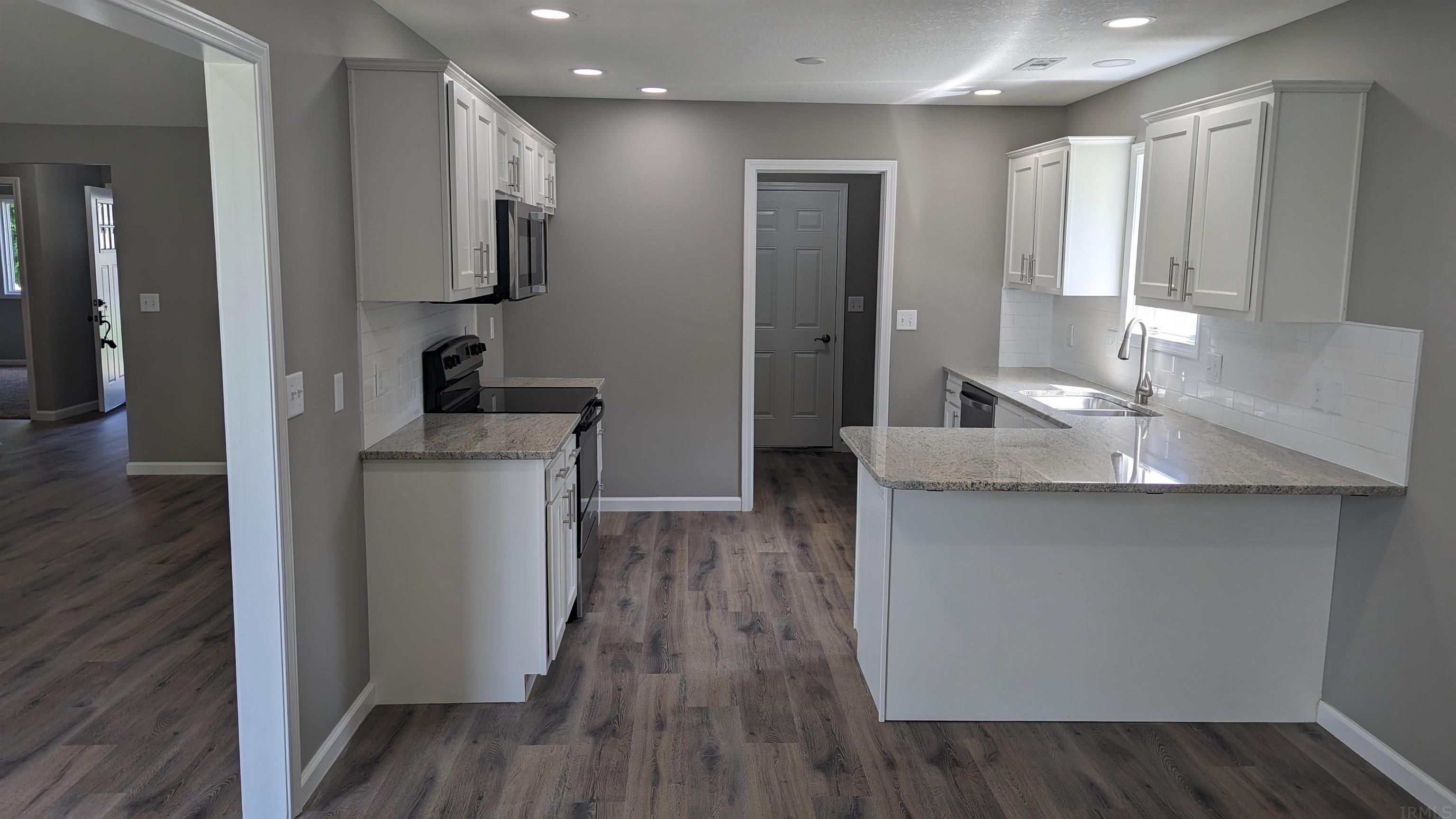 7515 Bowlander Way Fort Wayne, IN 46835 - Photo 8 of 29