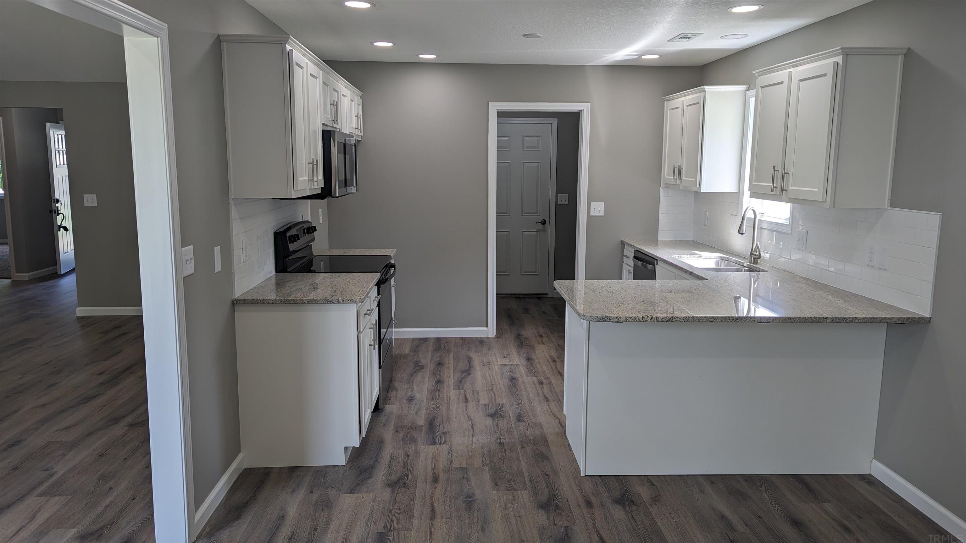 7515 Bowlander Way Fort Wayne, IN 46835 - Photo 9 of 29