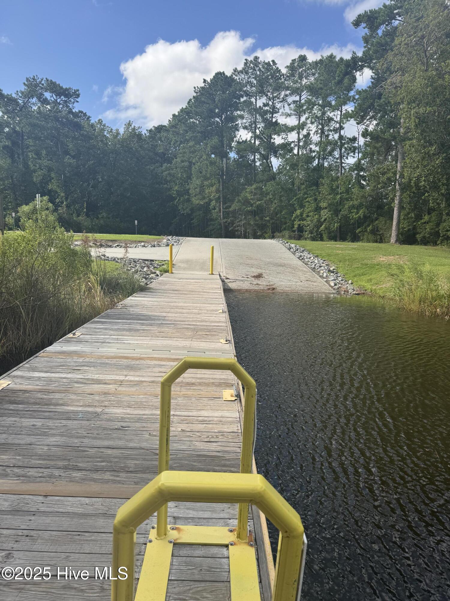 563 Creek Place Road Arapahoe, NC 28510 - Photo 5 of 7 Community ramp