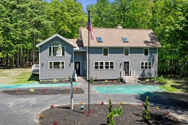 $824,900 | 20 Hawkewood Road, Sandown, NH 03873