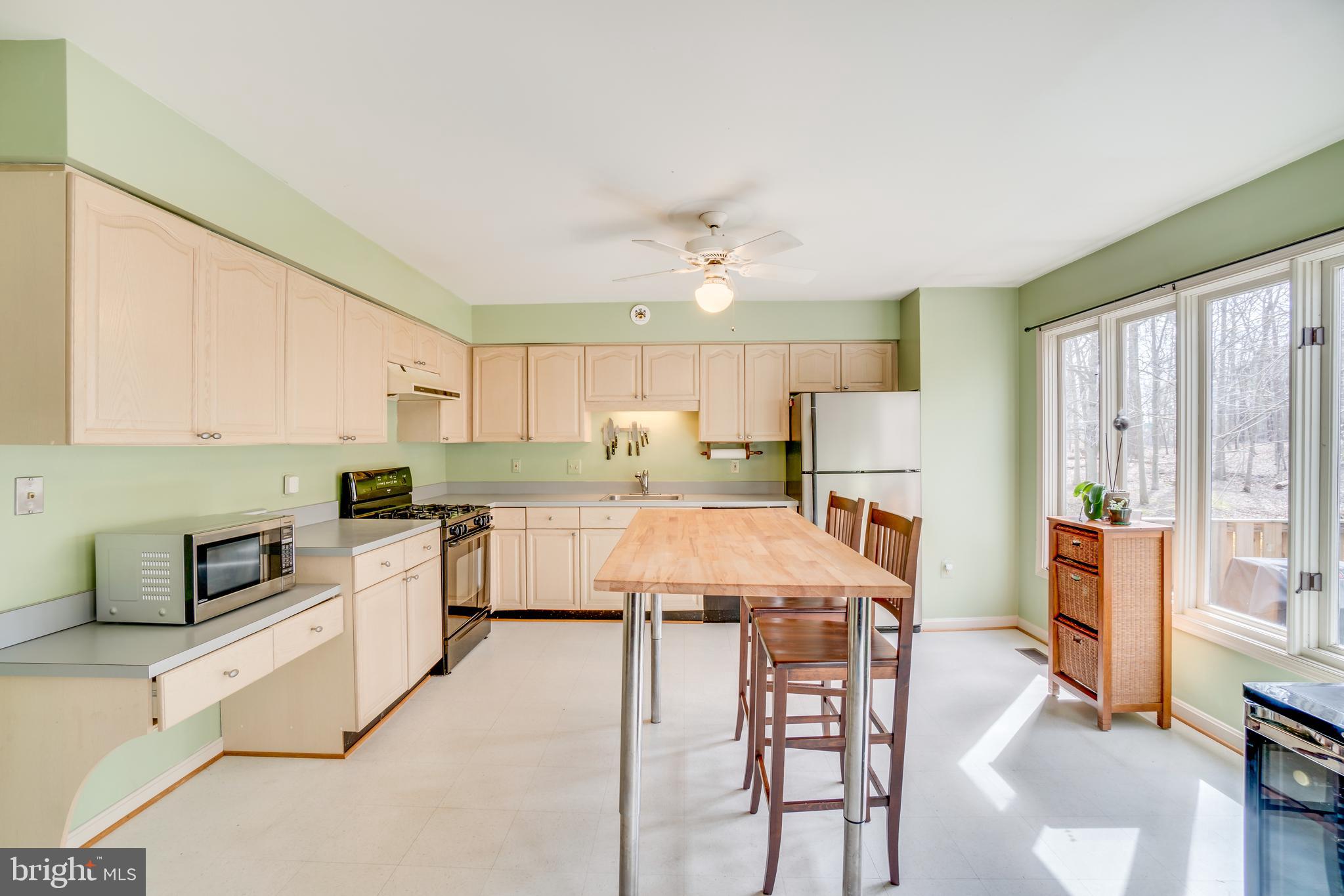 Bright and cheery kitchen