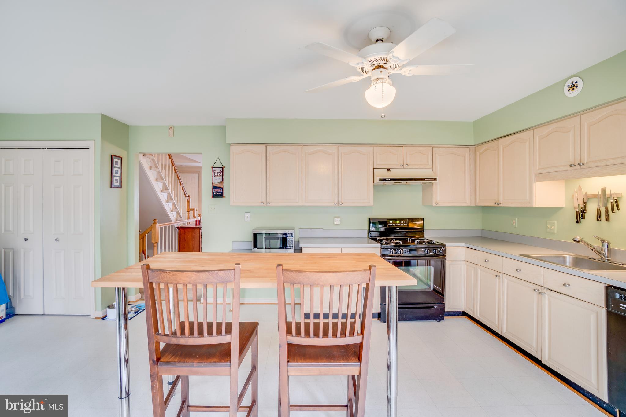 8321 Ridge Crossing Lane Springfield, VA 22152 - Photo 8 of 33 Gallery Image 8