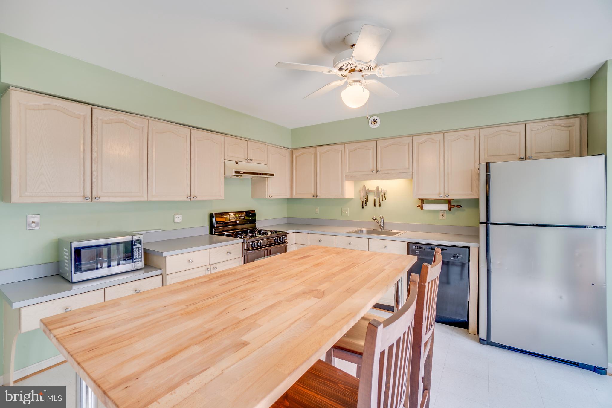 8321 Ridge Crossing Lane Springfield, VA 22152 - Photo 9 of 33 Gallery Image 9