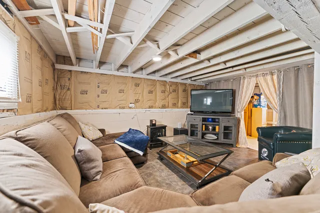 $380,000 | 107 South Burton Place, Arlington Heights, IL 60005