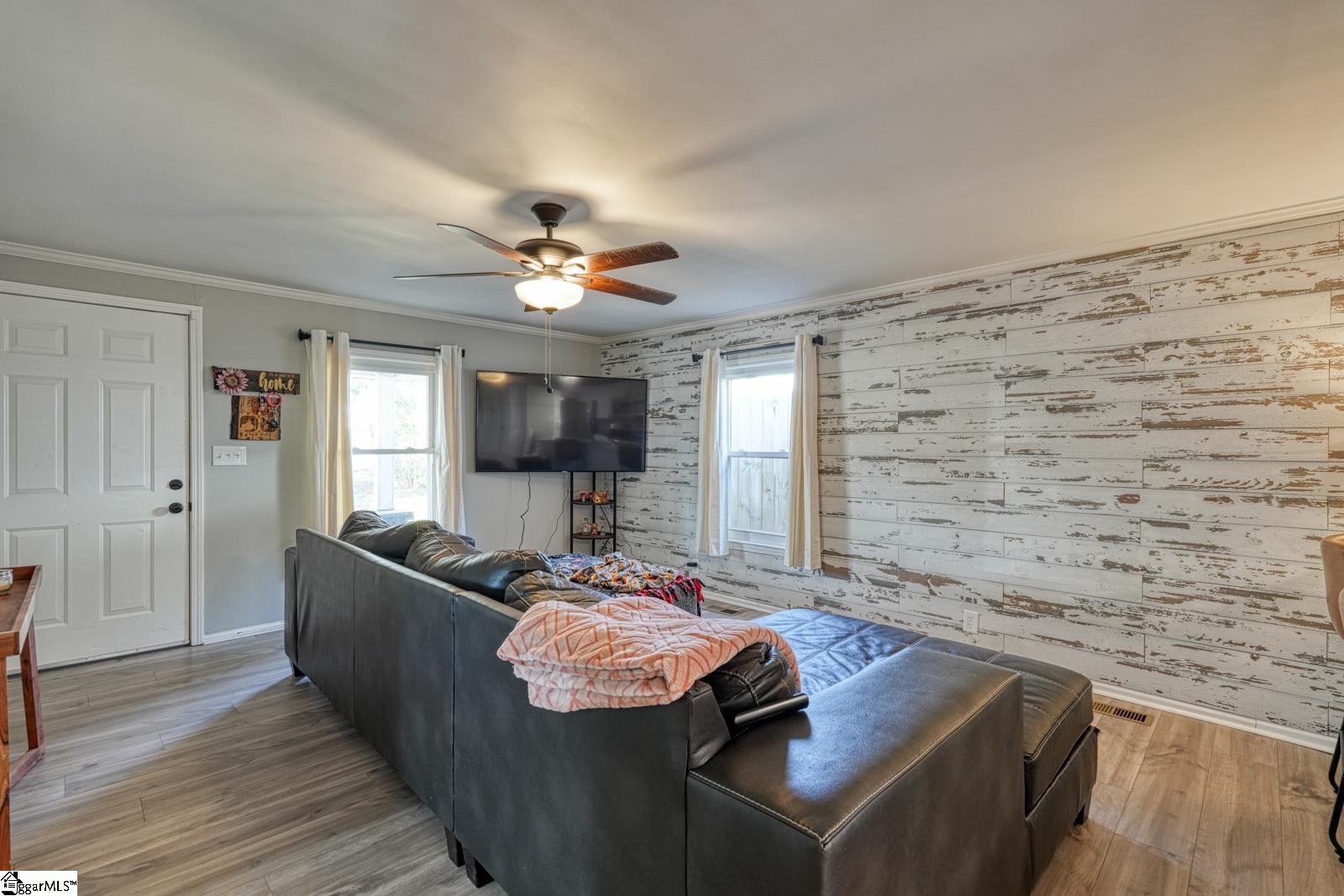 115 May Street Easley, SC 29640 - Photo 3 of 30