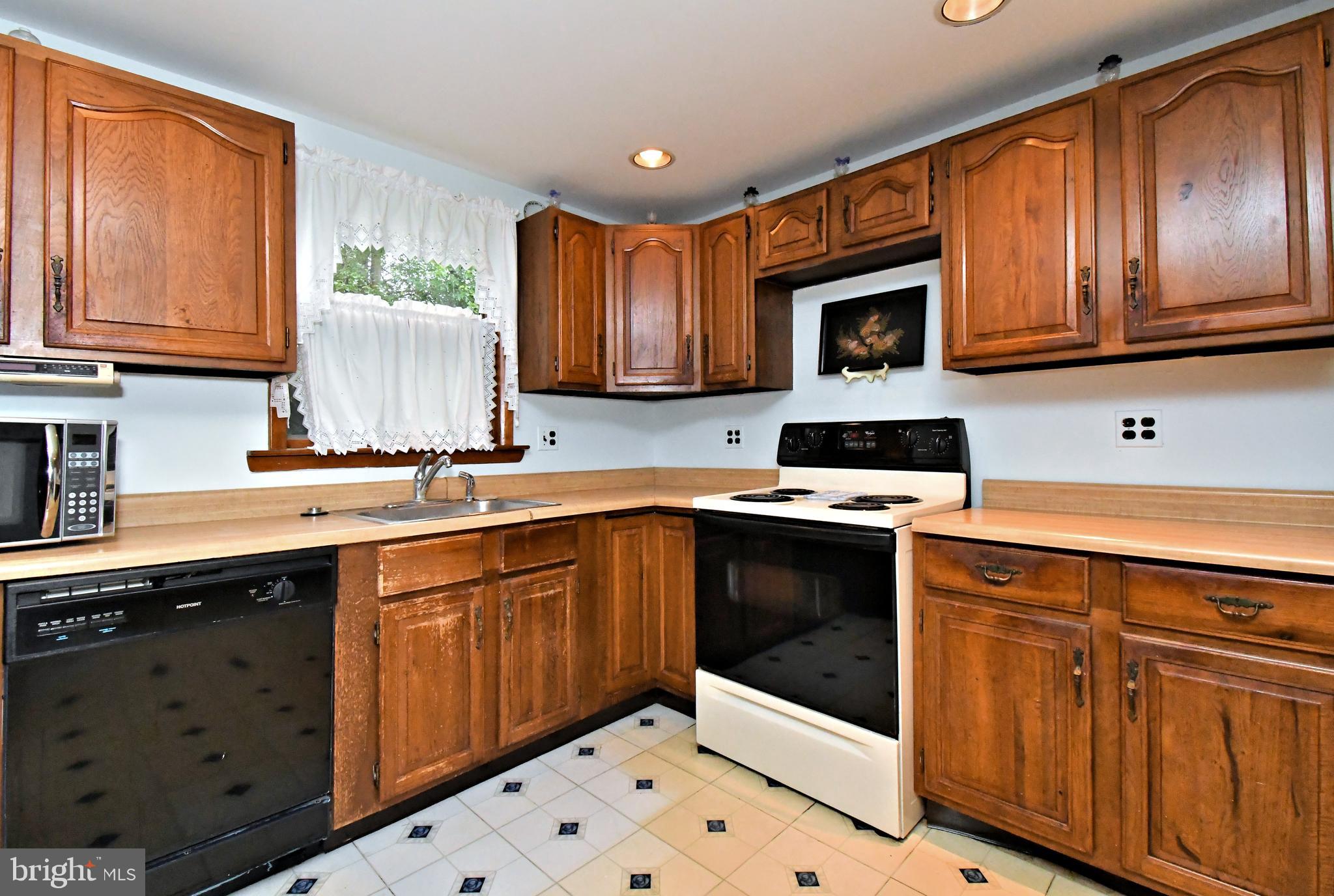 500 Burton Road Oreland, PA 19075 - Photo 13 of 54 Kitchen
