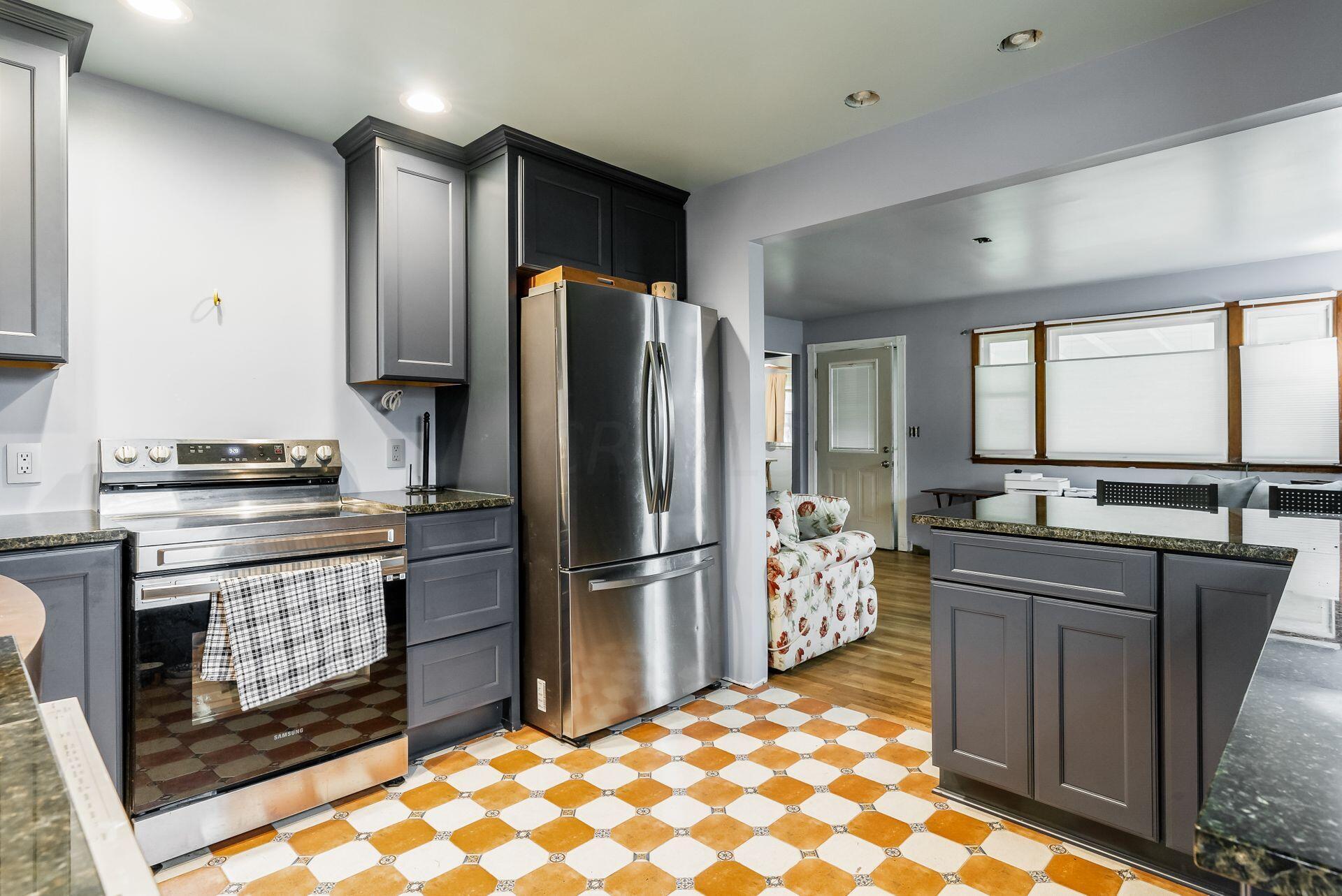 783 Hilock Road Columbus, OH 43207 - Photo 12 of 45 All new appliances