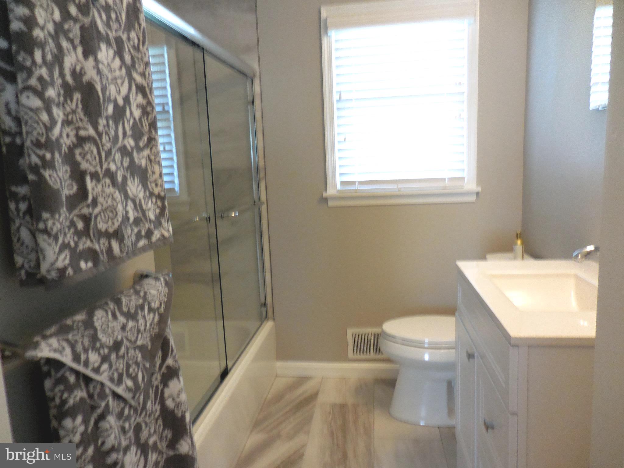 724 East Maple Road Linthicum, MD 21090 - Photo 25 of 27 Brand new first floor bath.
